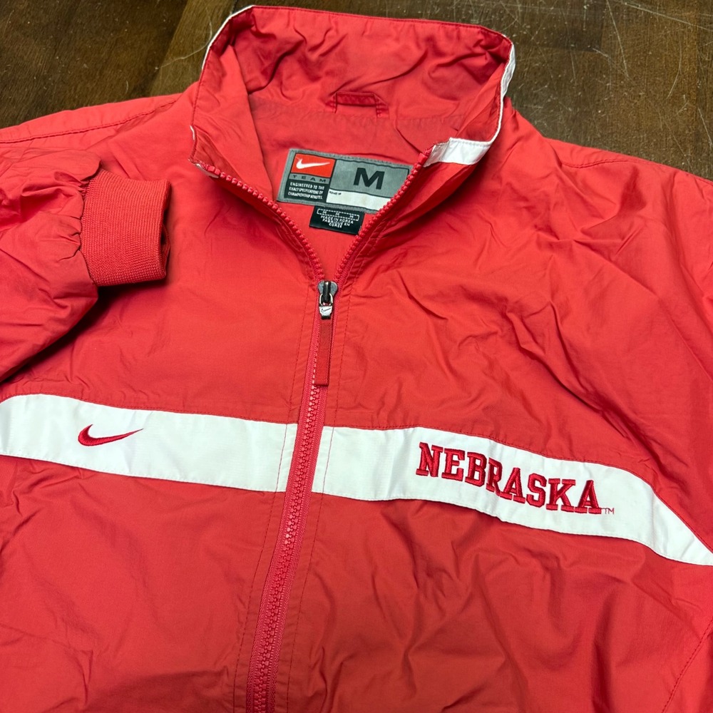 Nike Team Windbreaker Jacket Mens M Red Nebraska Huskers Embroidered Full Zip